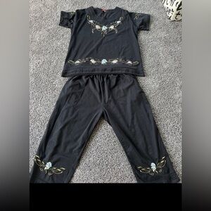 Women’s petite TNY fashion set size large